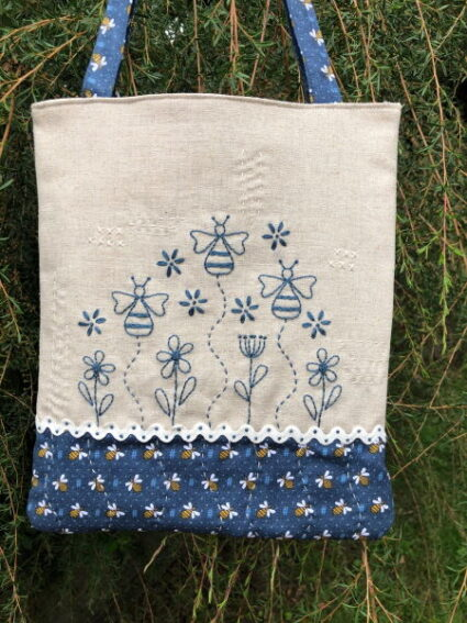 Gail Pan - Blue Bee Bag - Sewing Pattern