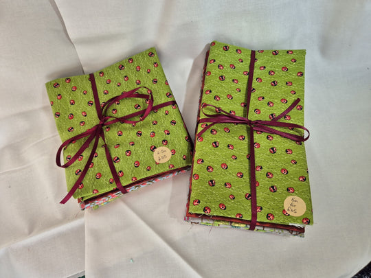 Fabric bundle in red and green